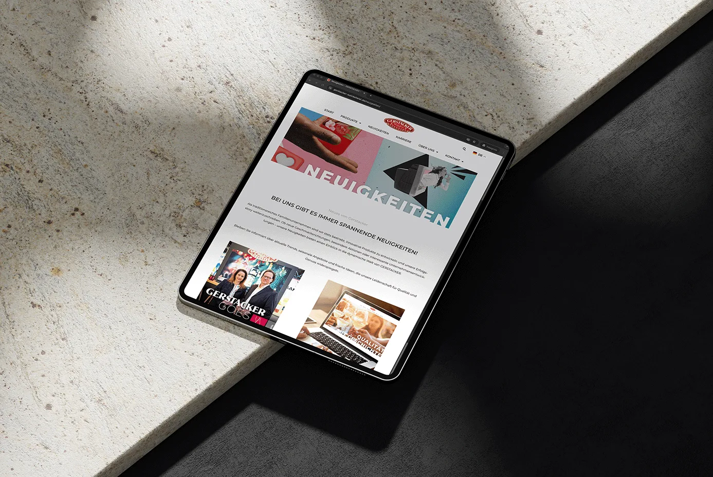 Website der Gerstacker Weinkellerei auf einem Tablet